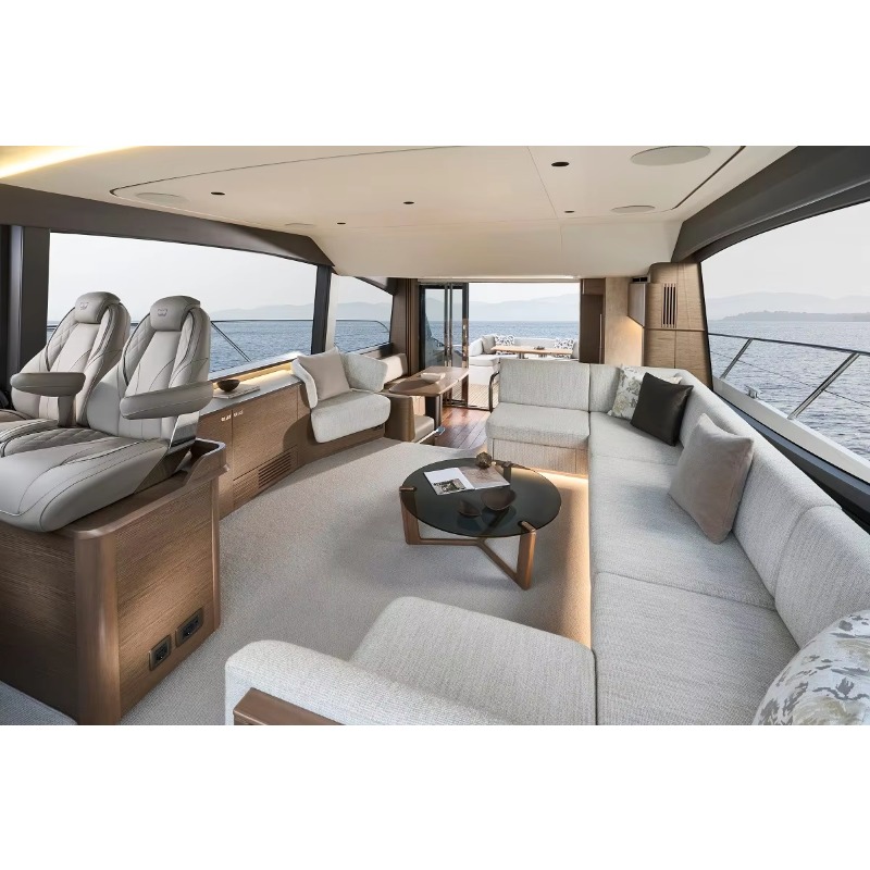 カスタマイズ可能な高級モーターヨット、モダンデザインのプレジ - Interior Design Deck のレビューと価格