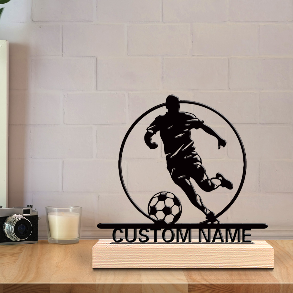 カスタムサッカー選手メタル像（名前入り）、木製台座付きテーブ - Interior Design Office のレビューと価格