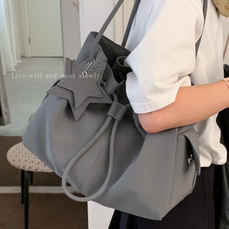 大容量アンダーアームバッグ シンプルなトートバッグ 女性用  - Interior Design Class のレビューと価格