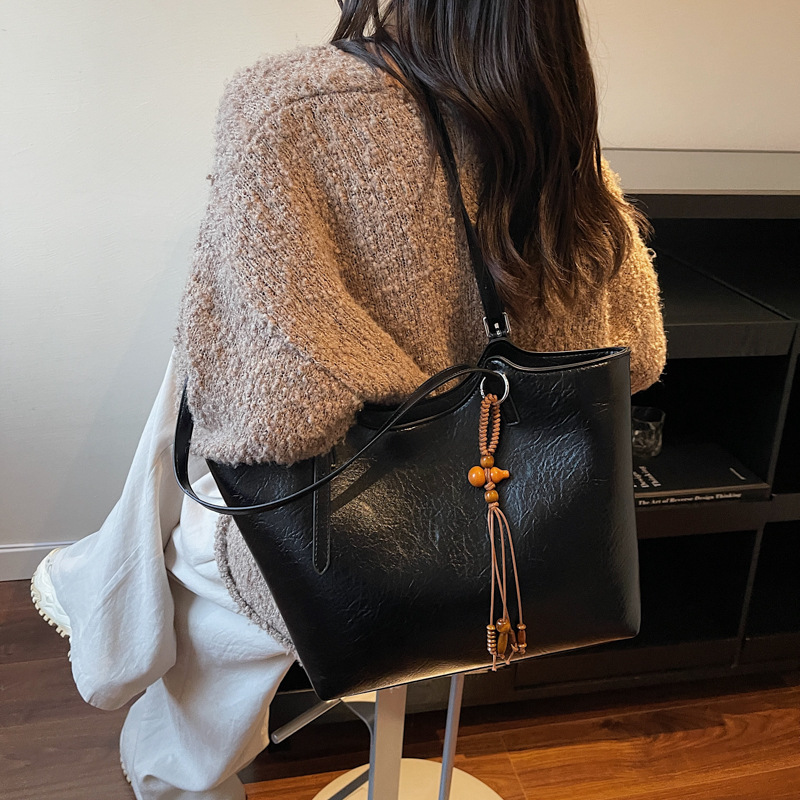 大容量トートバッグ女性用ショルダーバッグ通勤脇の下バッグショ - Interior Design Class のレビューと価格