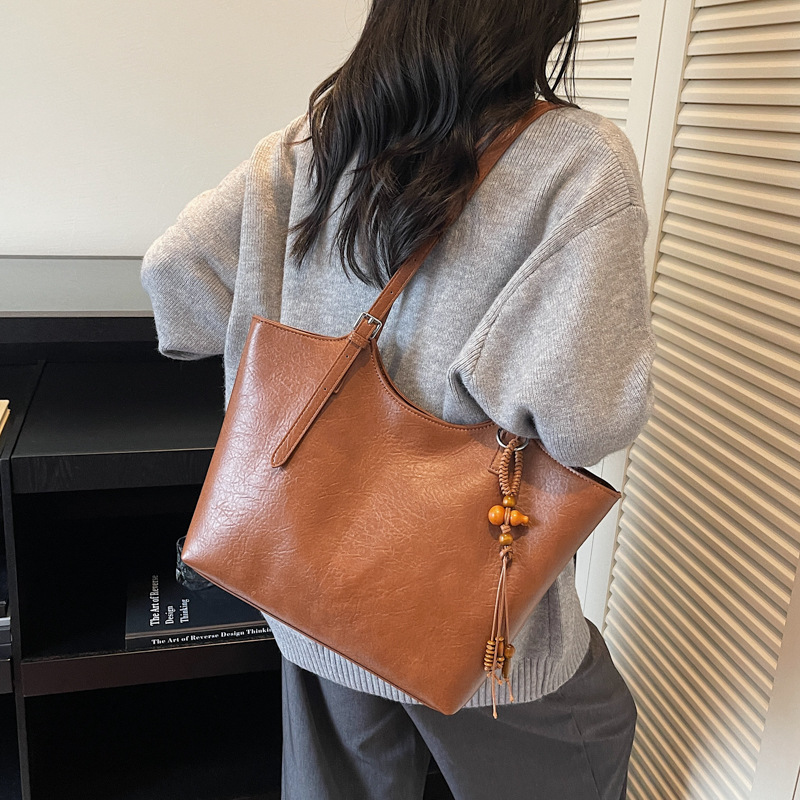 大容量トートバッグ女性用ショルダーバッグ通勤脇の下バッグショ - Interior Design Class のレビューと価格